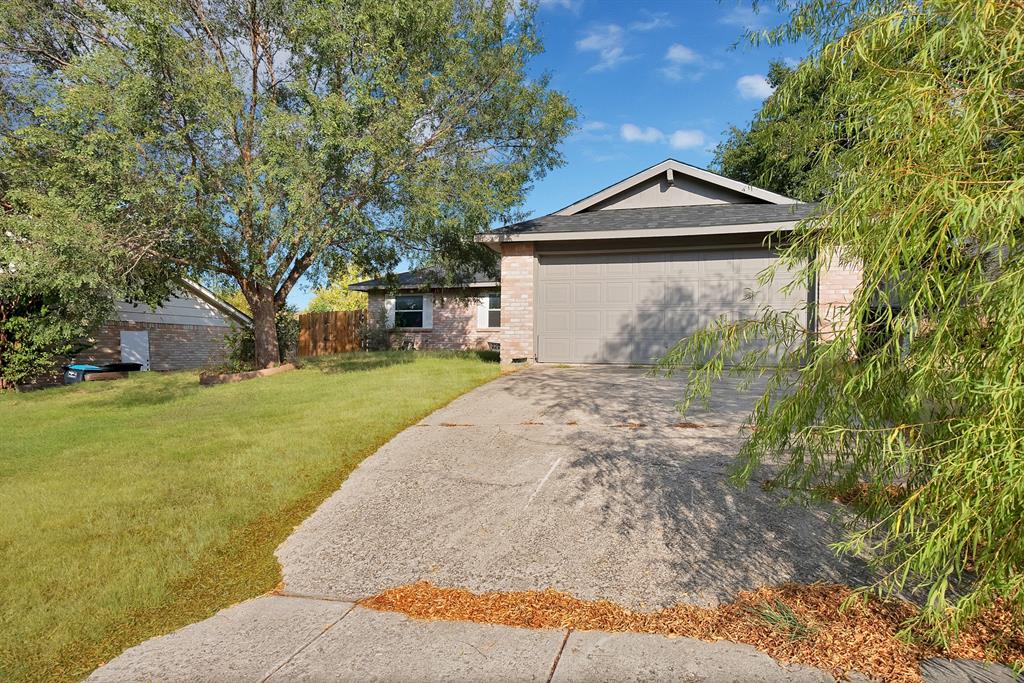 813 Panay Way Drive Property Photo 3