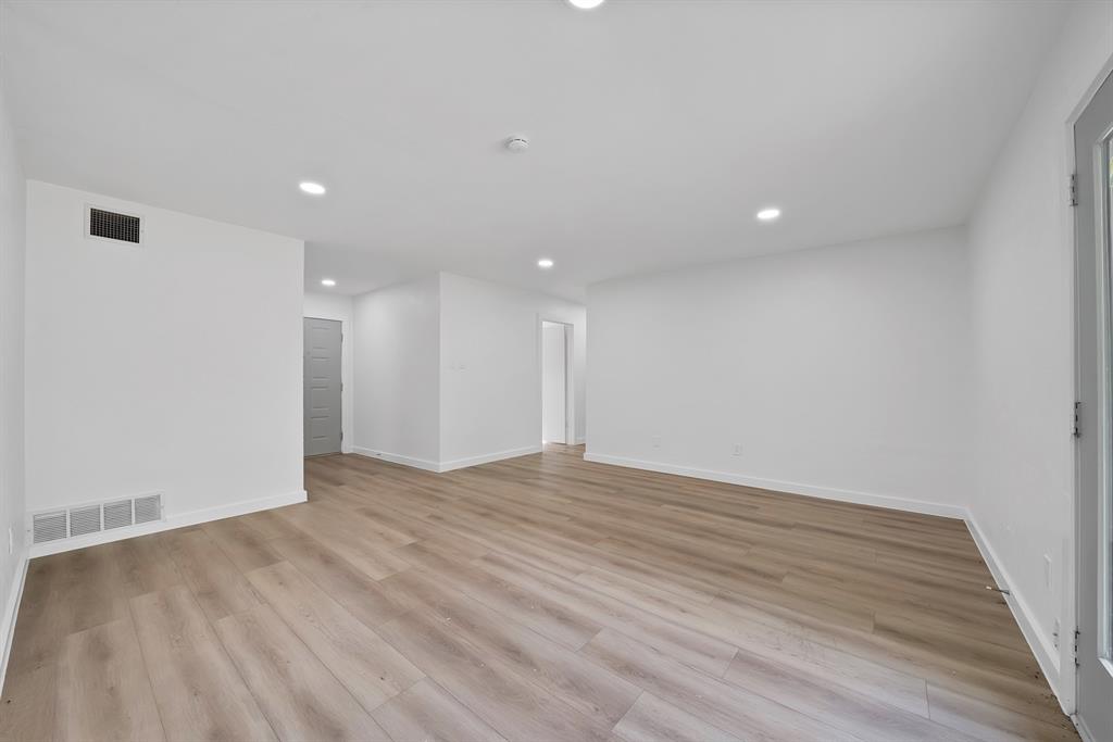 813 Panay Way Drive Property Photo 8