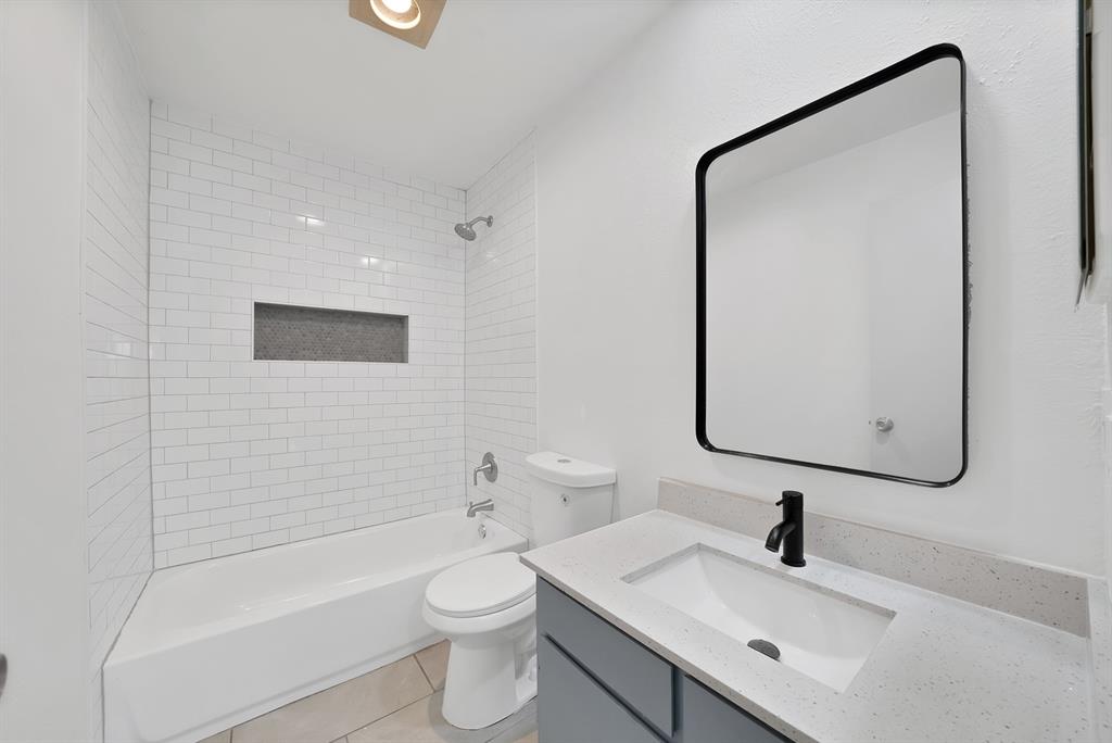 813 Panay Way Drive Property Photo 15