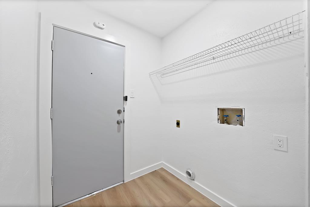 813 Panay Way Drive Property Photo 16
