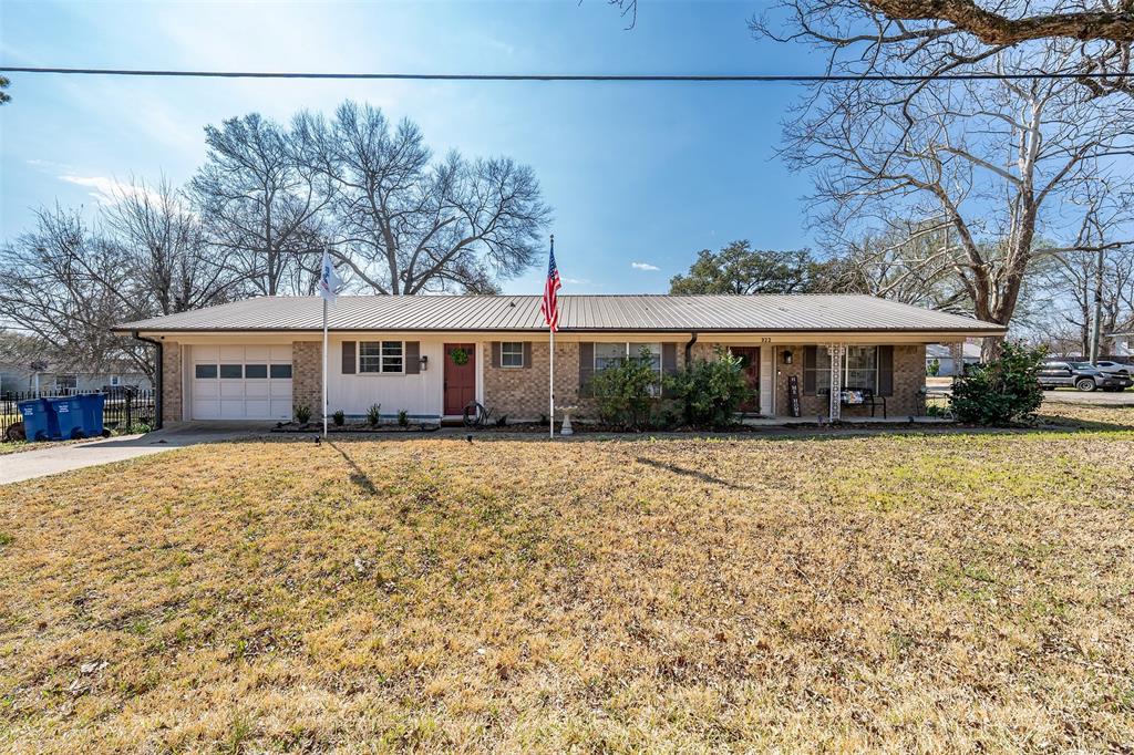 322 N Oleander Street Property Photo 1