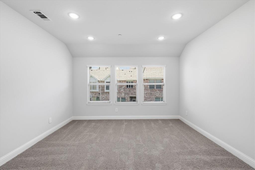 519 Sequoia Street Property Photo 14