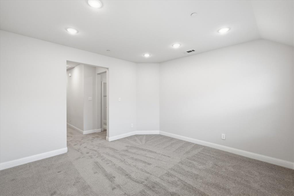 519 Sequoia Street Property Photo 22