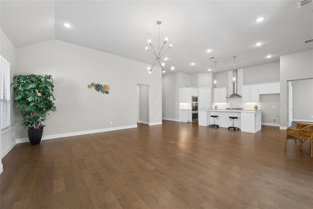 1041 Ocean Breeze Drive Property Photo 8