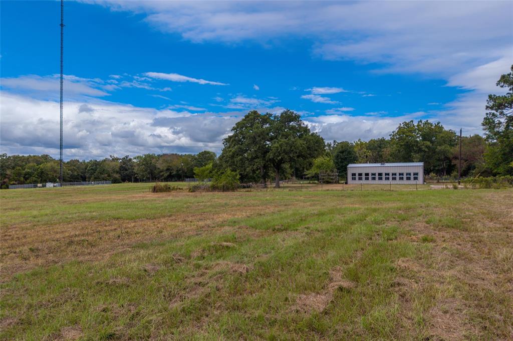 6899 Tx-19 Highway Property Photo 4