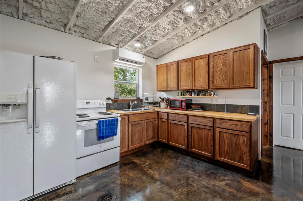6899 Tx-19 Highway Property Photo 28
