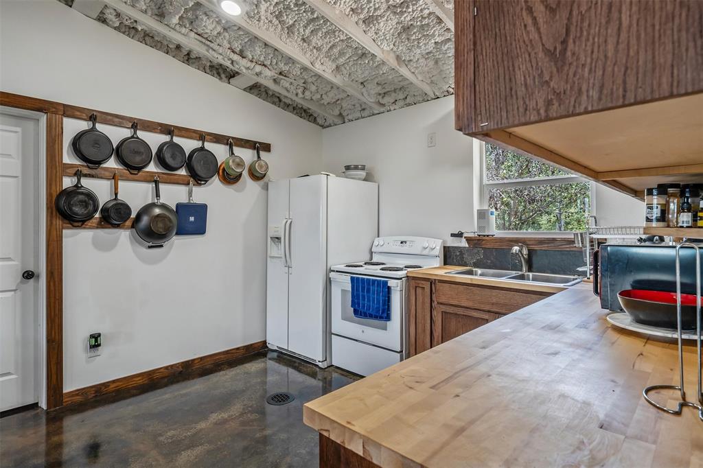 6899 Tx-19 Highway Property Photo 29