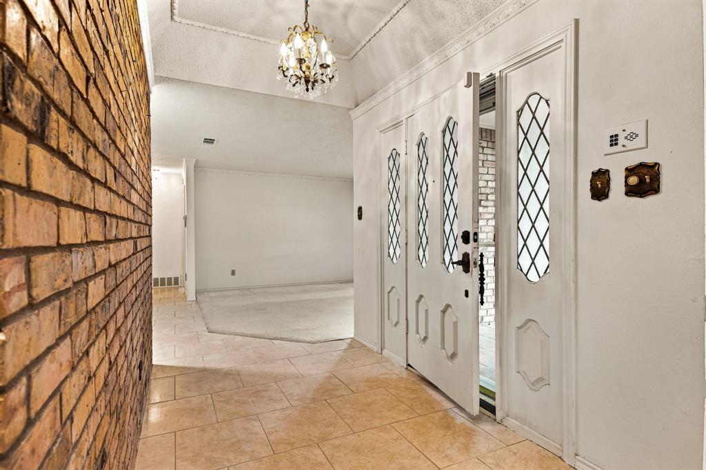 6916 Tumbling Trail Property Photo 5