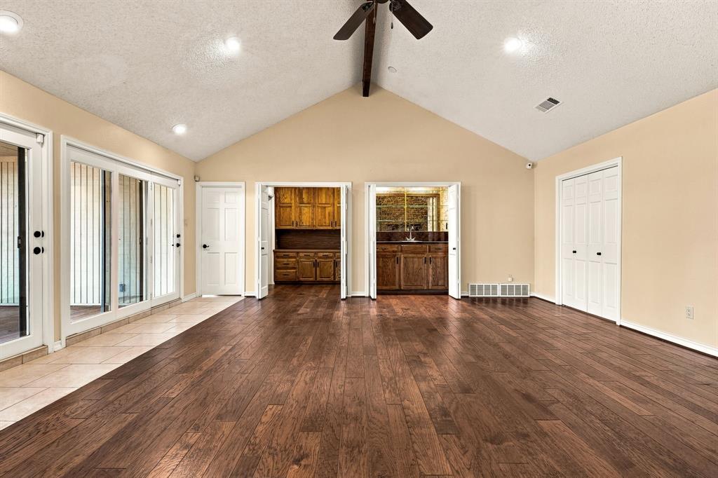 6916 Tumbling Trail Property Photo 12