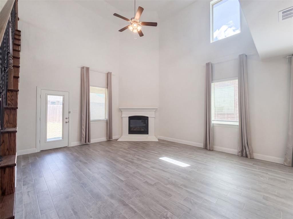 2929 Log Cabin Drive Property Photo 3