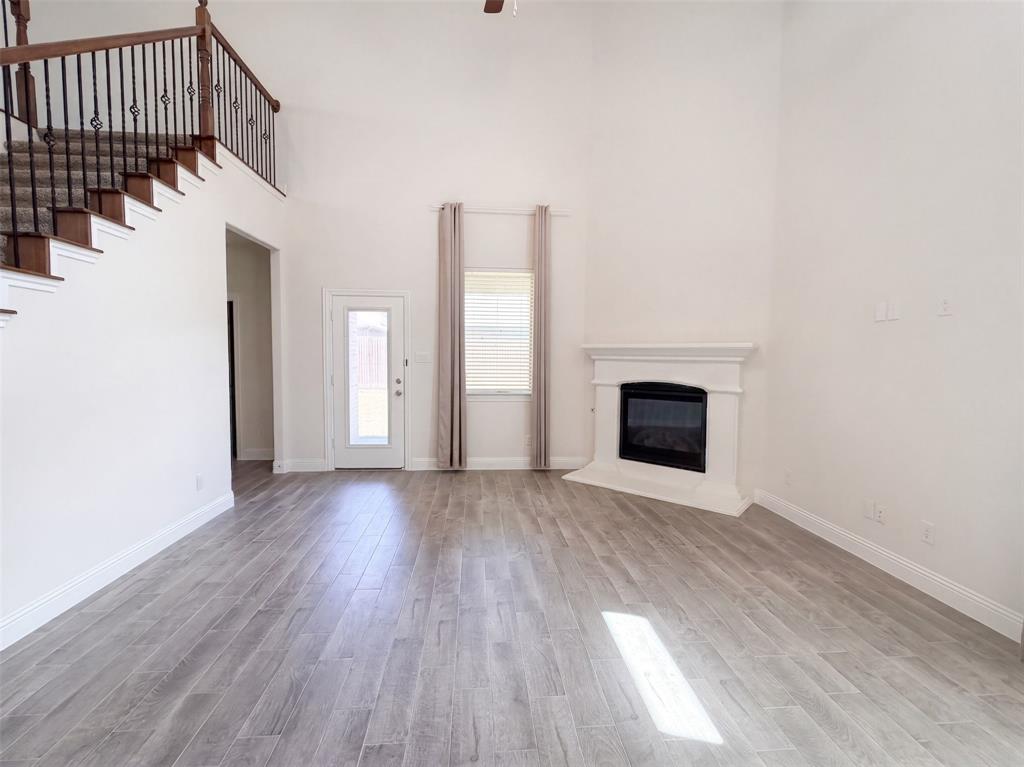 2929 Log Cabin Drive Property Photo 8