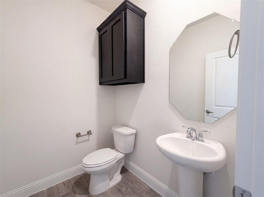 2929 Log Cabin Drive Property Photo 20
