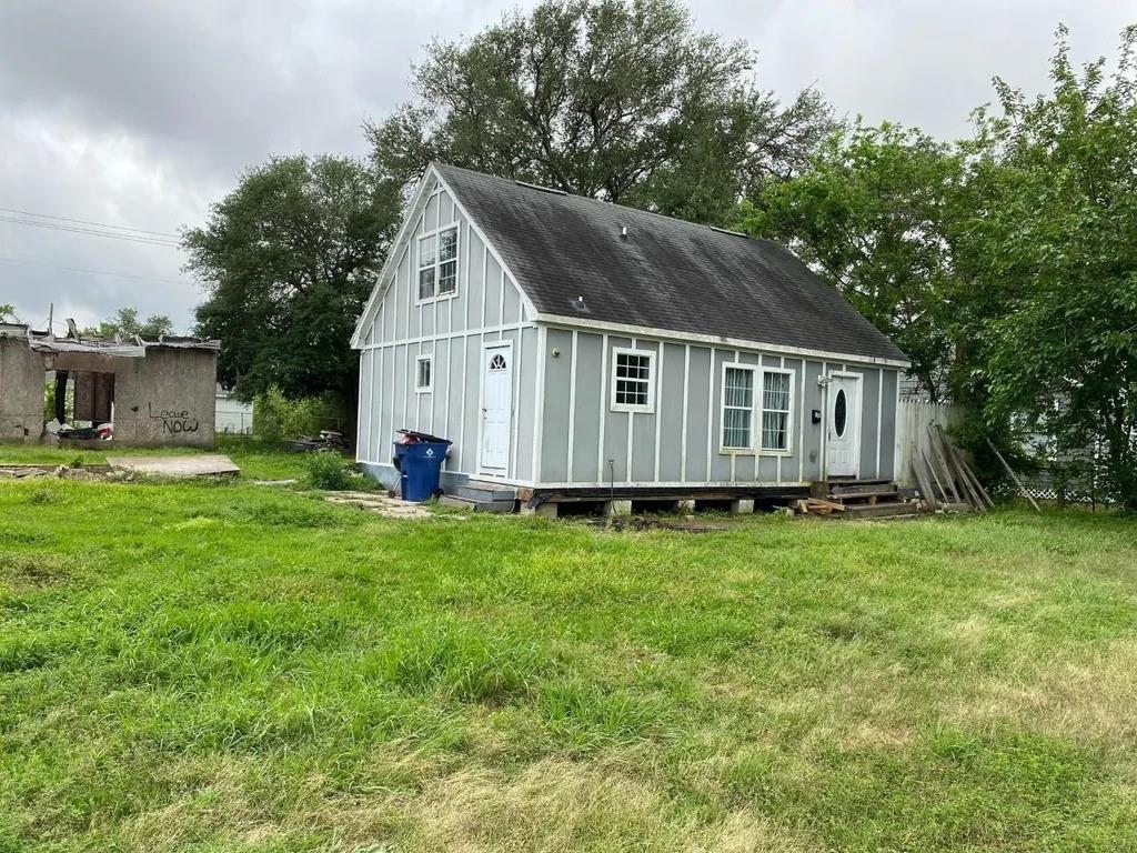 13 4th Avenue Property Photo 1
