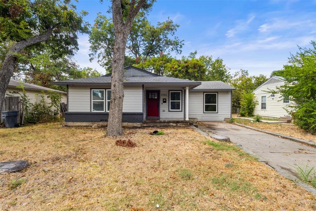 2342 Kingswood Drive Property Photo 1