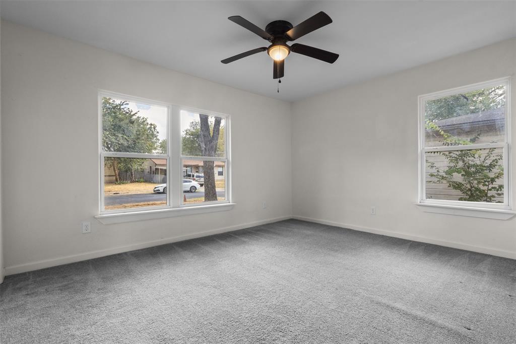 2342 Kingswood Drive Property Photo 11