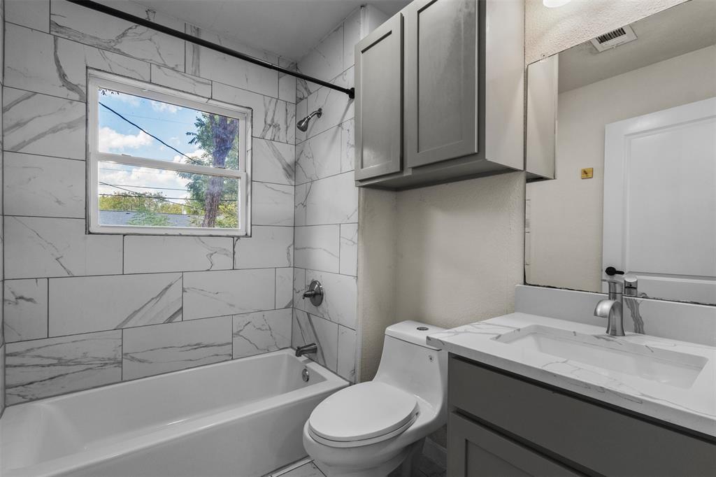 2342 Kingswood Drive Property Photo 12