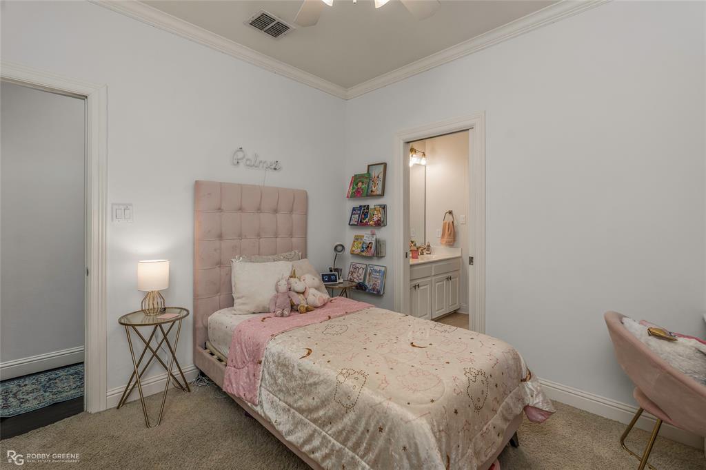 378 Saint Charles Boulevard Property Photo 14