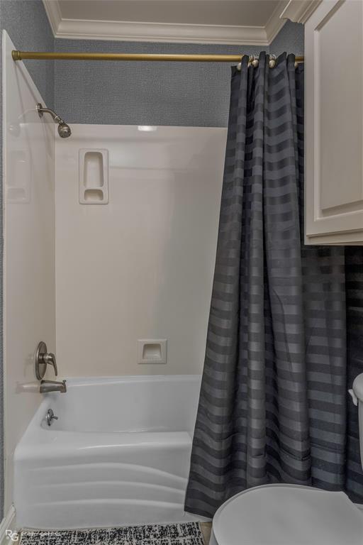 378 Saint Charles Boulevard Property Photo 20