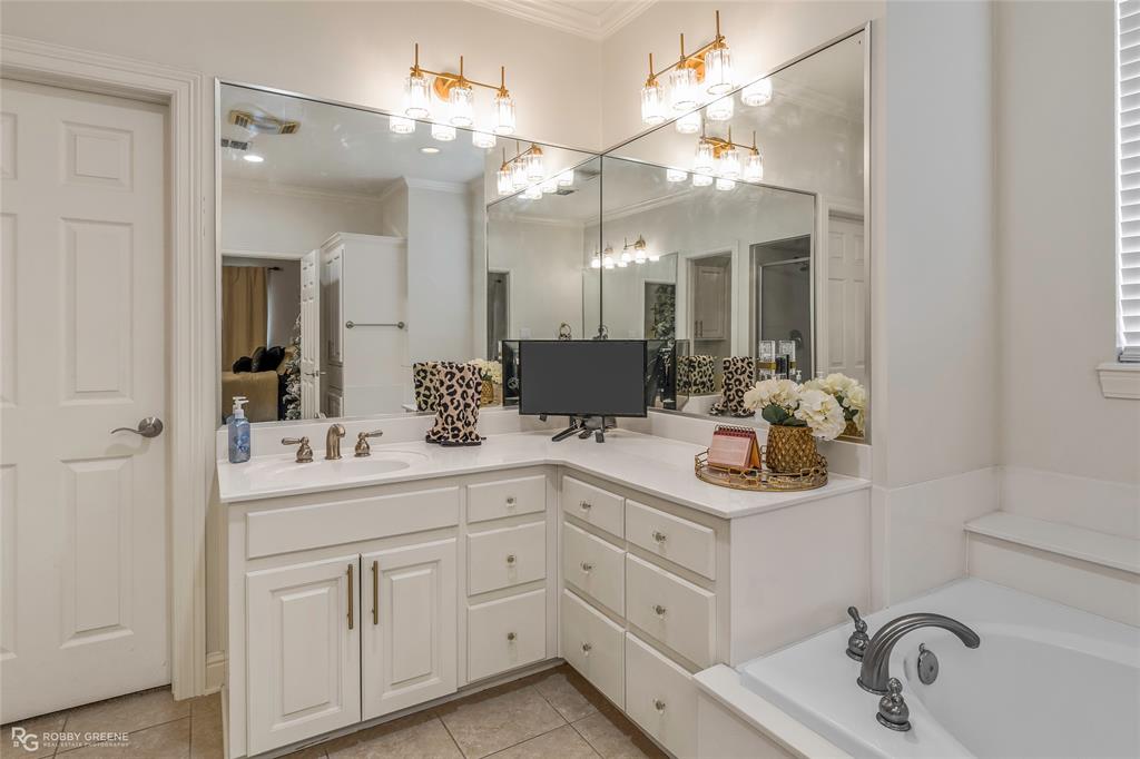 378 Saint Charles Boulevard Property Photo 31