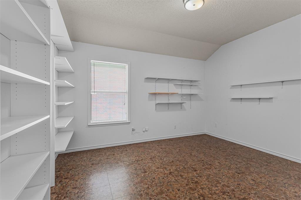 838 Oak Hollow Lane Property Photo 17