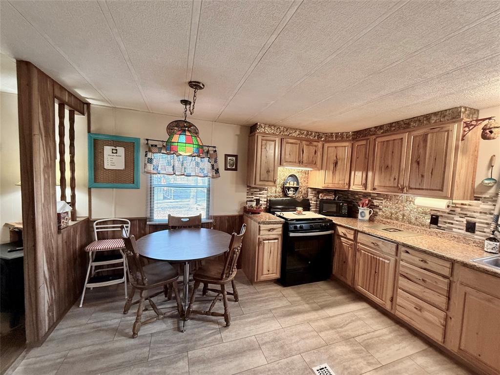 177 County Road 1556 Property Photo 8