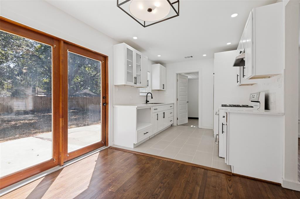 412 E 8th Street Property Photo 10