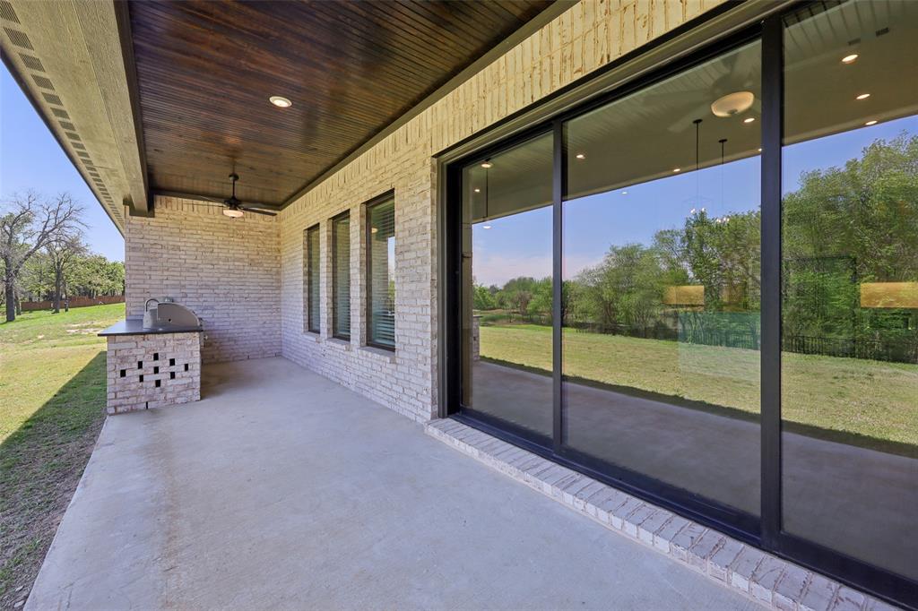 132 Peachleaf Drive Property Photo 3
