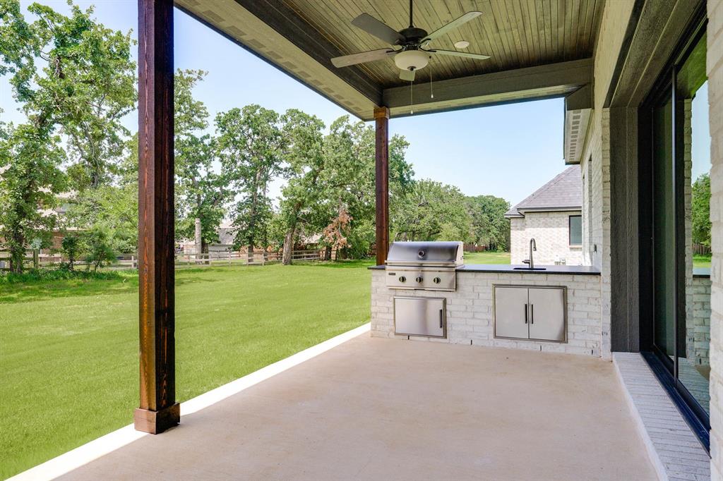 100 Wild Plum Drive Property Photo 4