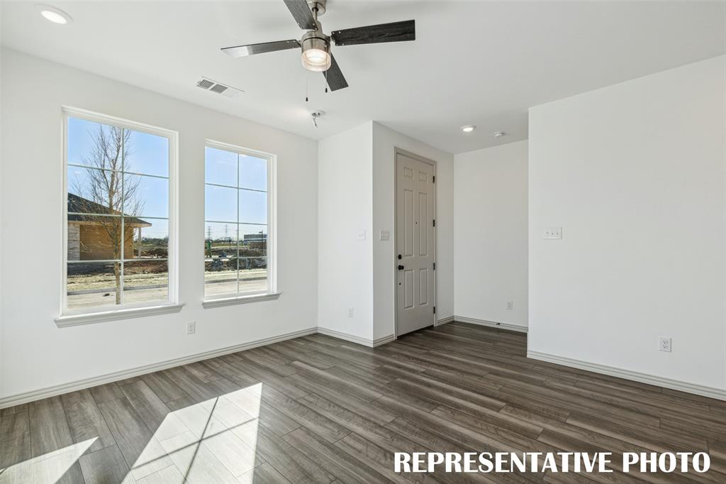 5304 Springlake Parkway Property Photo 3
