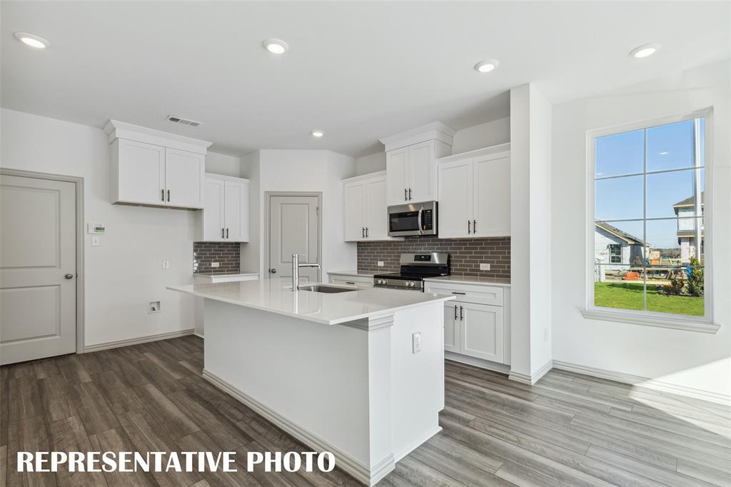 5304 Springlake Parkway Property Photo 6