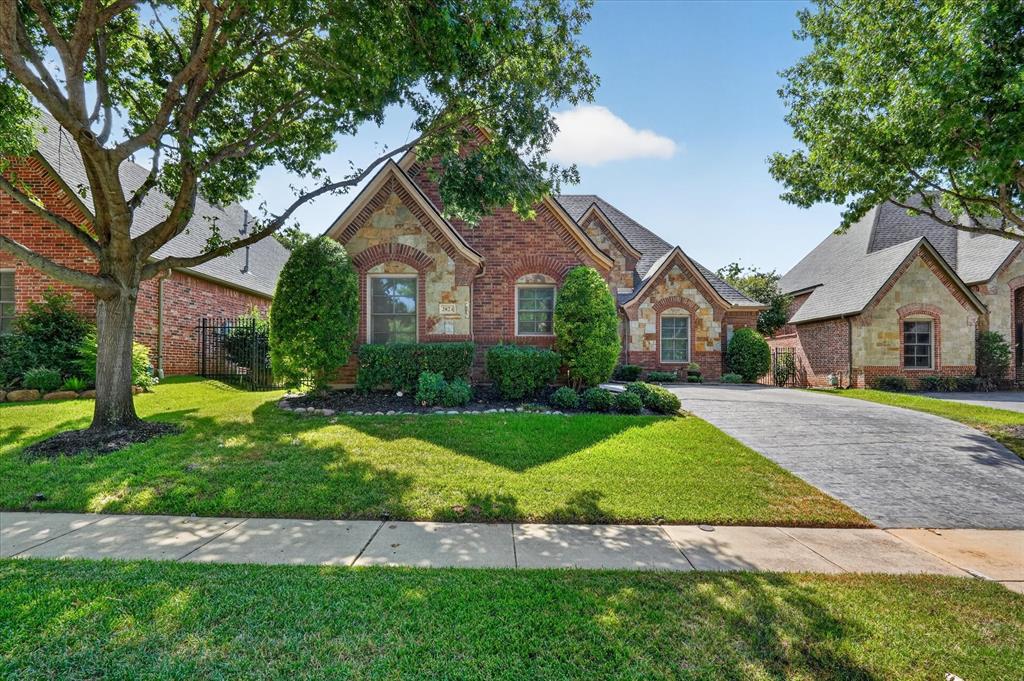 2824 Cotswold Court Property Photo 1