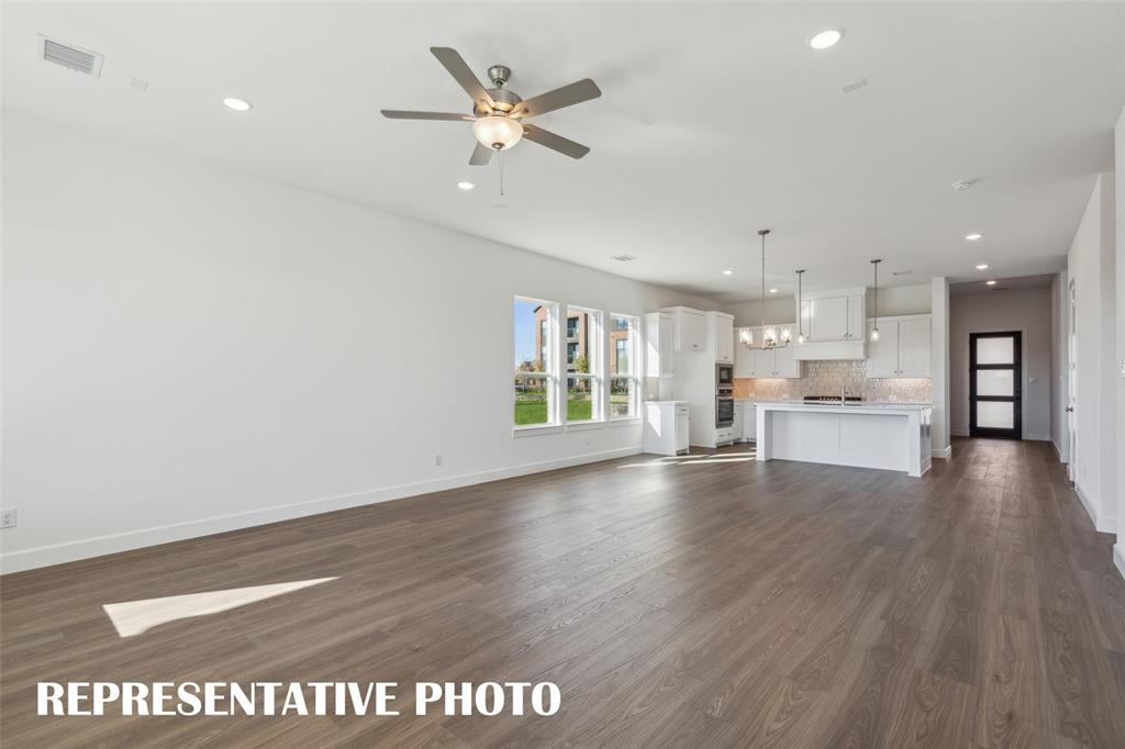 1805 Vetiver Glow Drive Property Photo 9