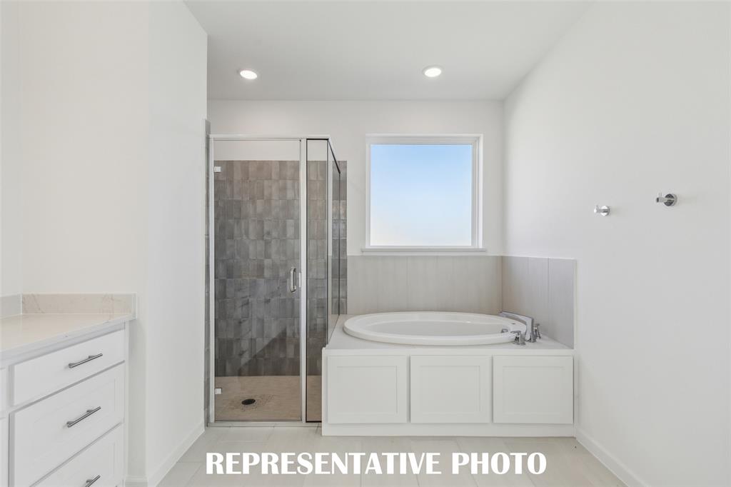 1805 Vetiver Glow Drive Property Photo 12