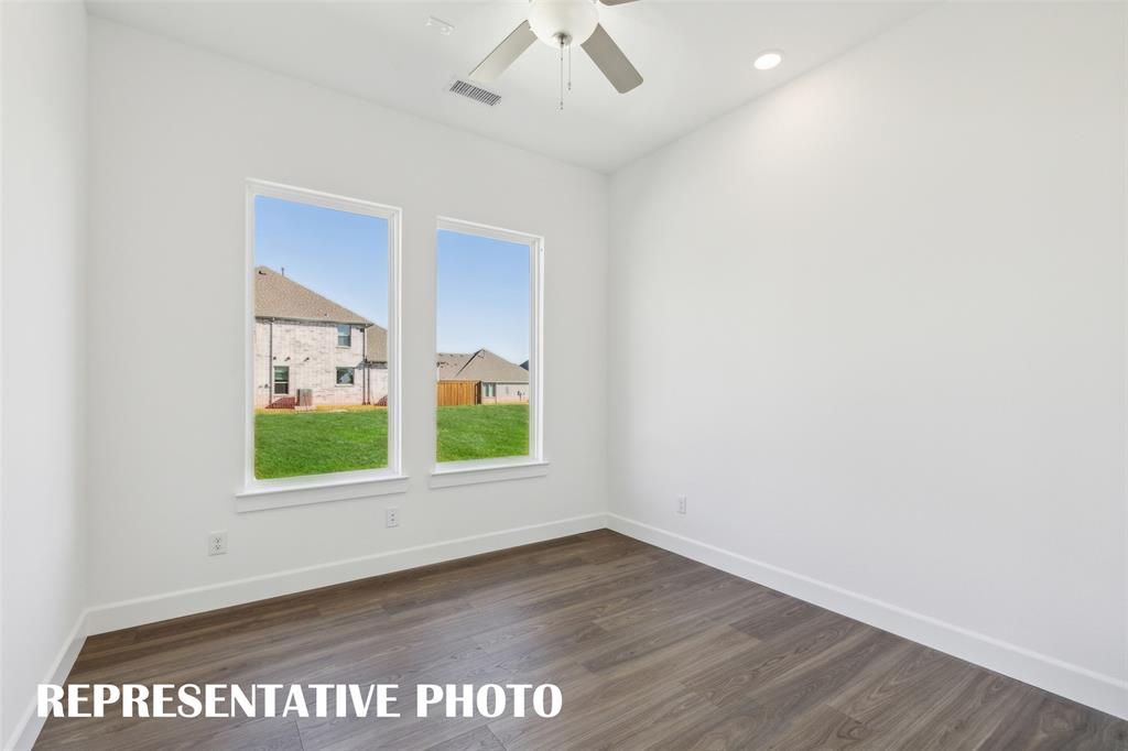 1805 Vetiver Glow Drive Property Photo 13