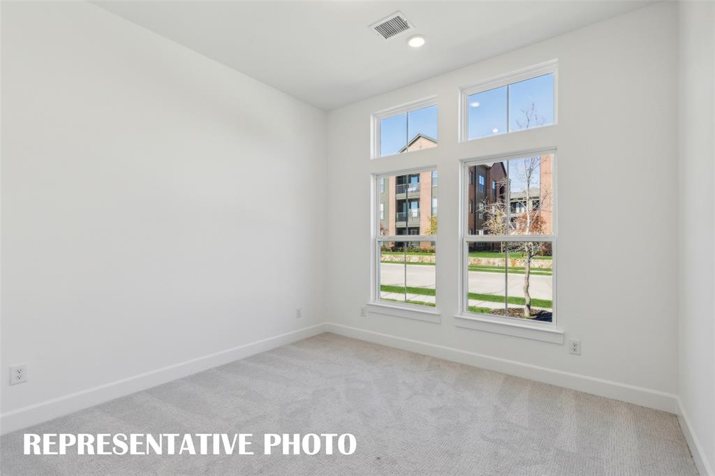 1805 Vetiver Glow Drive Property Photo 14