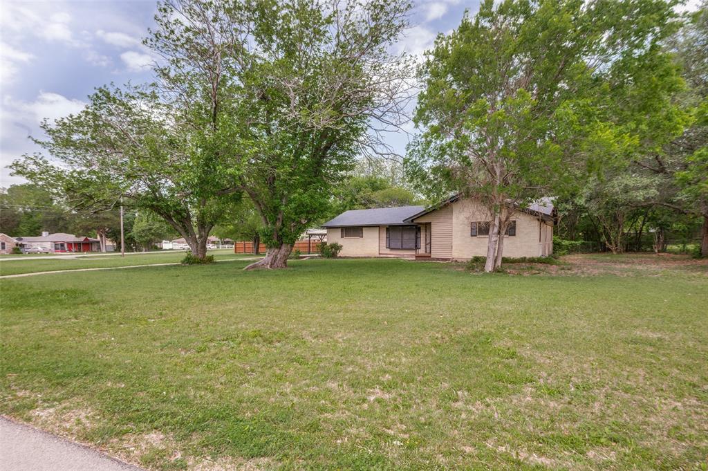 1533 E Springcrest Circle Property Photo 2