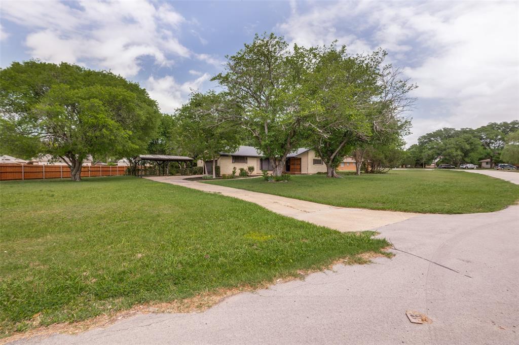 1533 E Springcrest Circle Property Photo 4