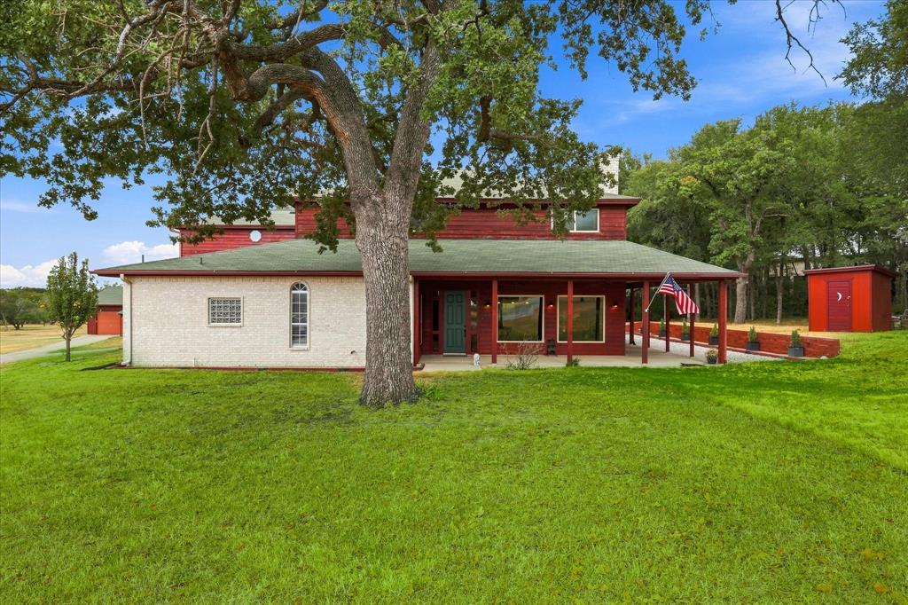 4025 Lake Oaks Circle Property Photo 1