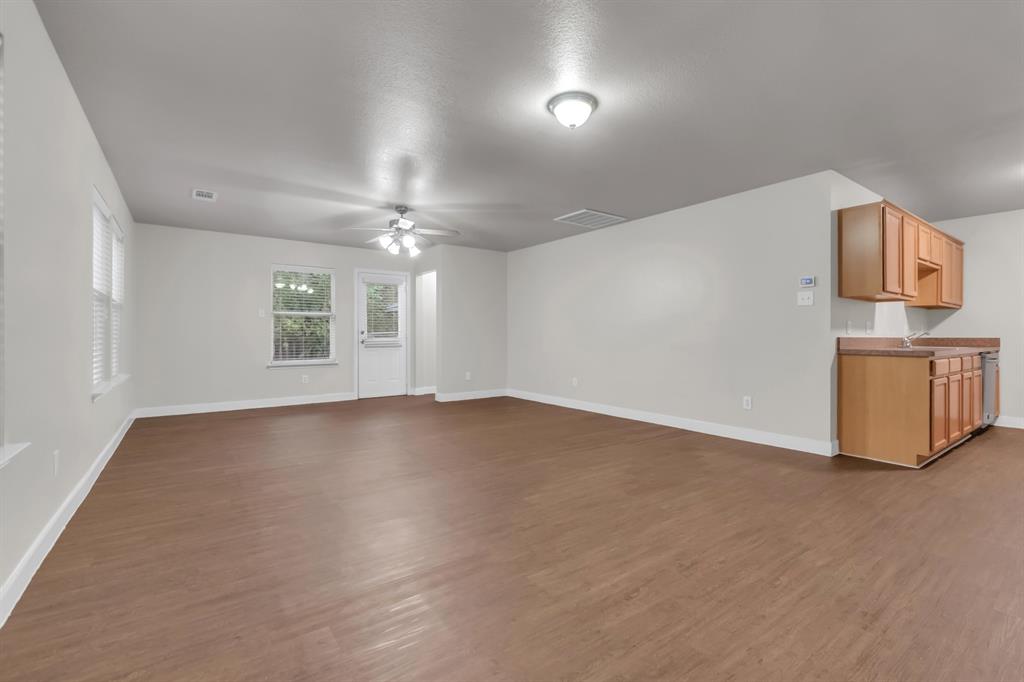 3517 Apple Valley Way Property Photo 5