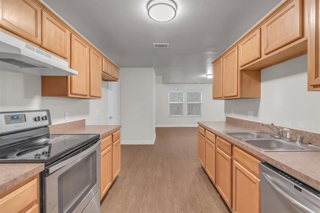 3517 Apple Valley Way Property Photo 7