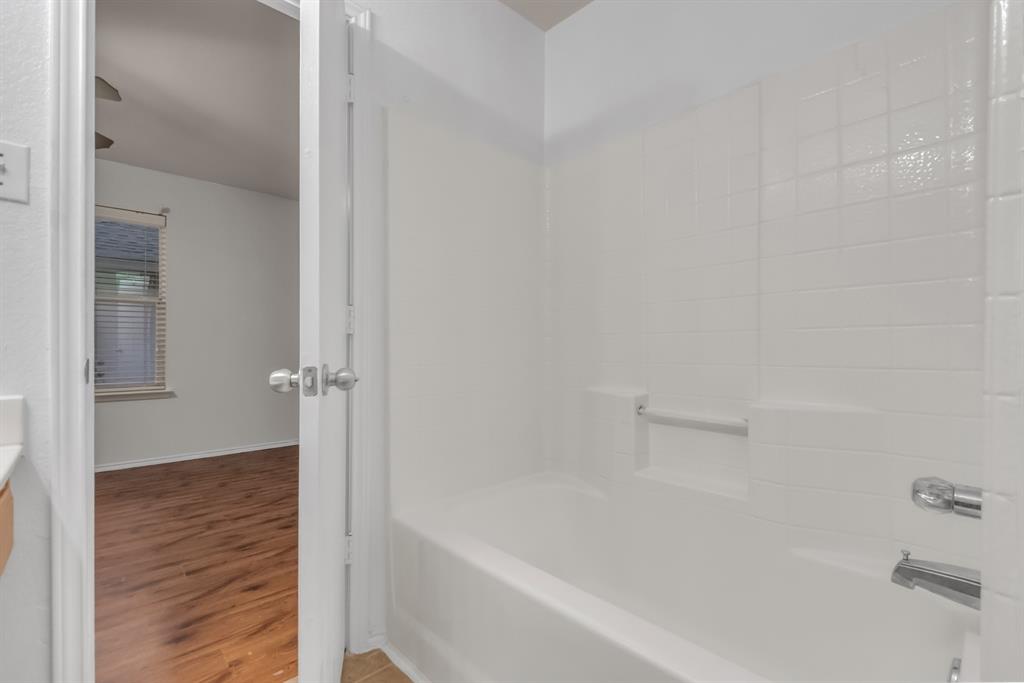 3517 Apple Valley Way Property Photo 12