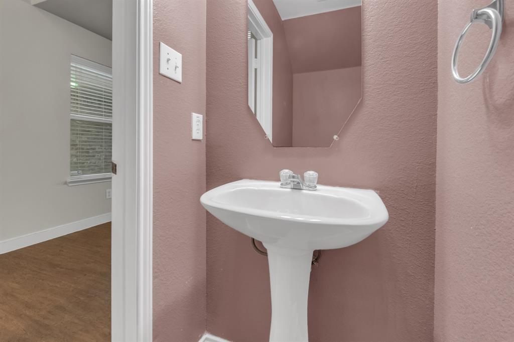 3517 Apple Valley Way Property Photo 13