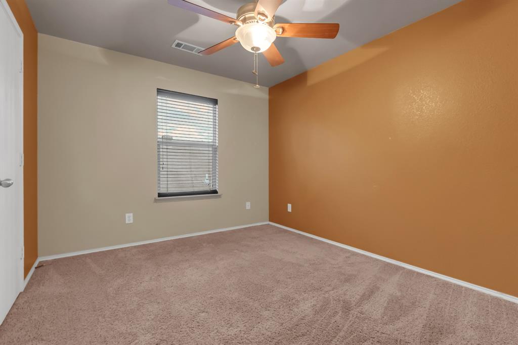 3517 Apple Valley Way Property Photo 15