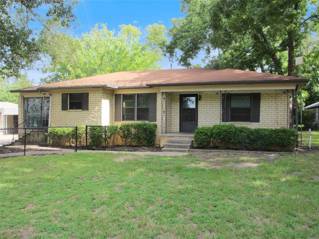 241 E Main Street Property Photo 1