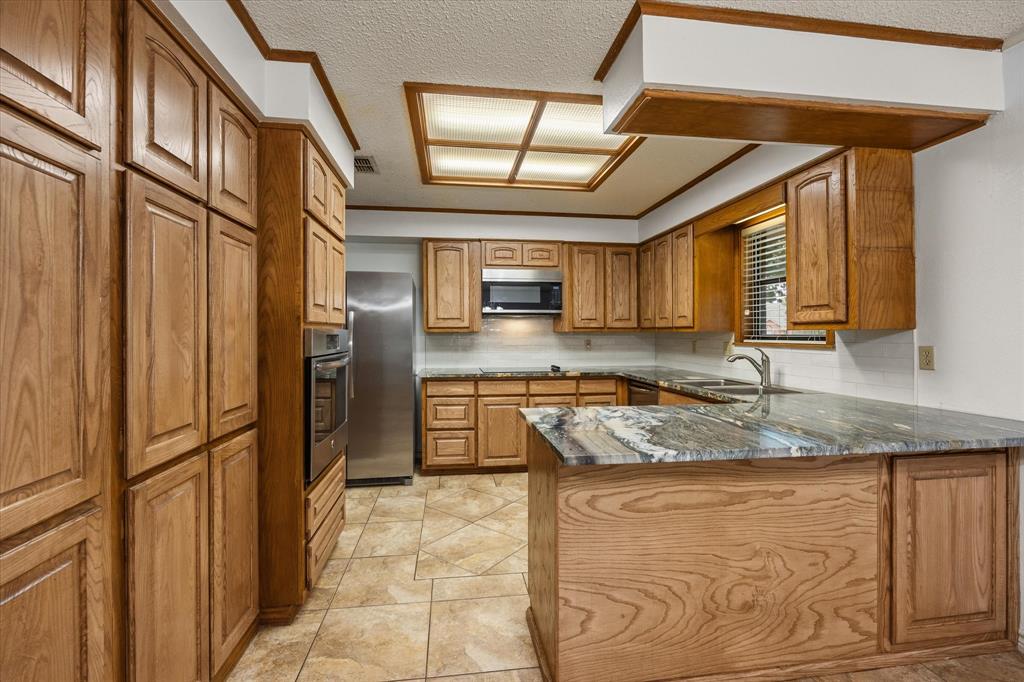 1812 N Cypress Avenue Property Photo 4