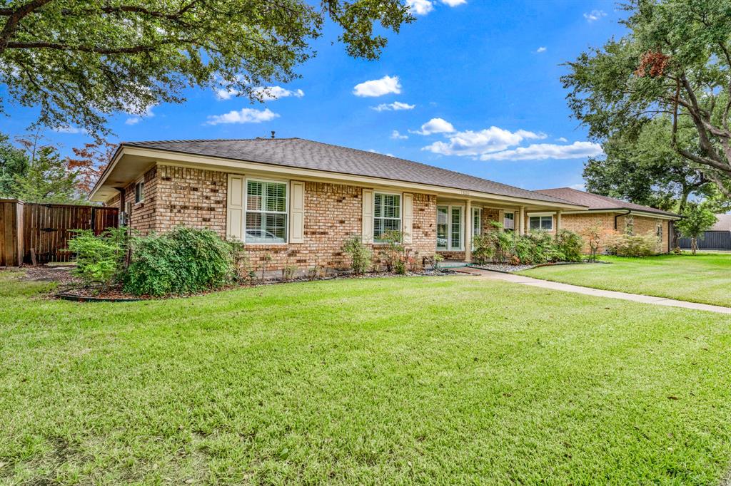 1606 Clear Point Drive Property Photo 4