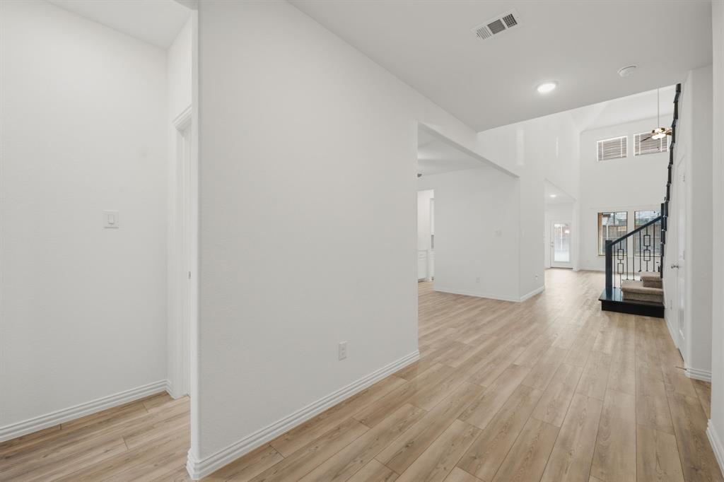 2507 Gentle Knoll Drive Property Photo 13