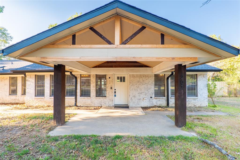 207 Southridge Road Property Photo 1