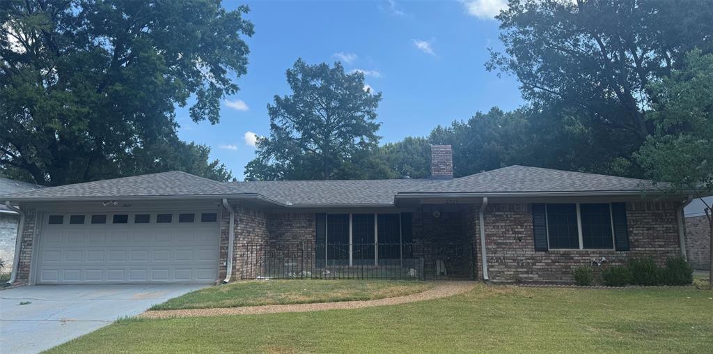 2529 Lakeway Drive Property Photo 1