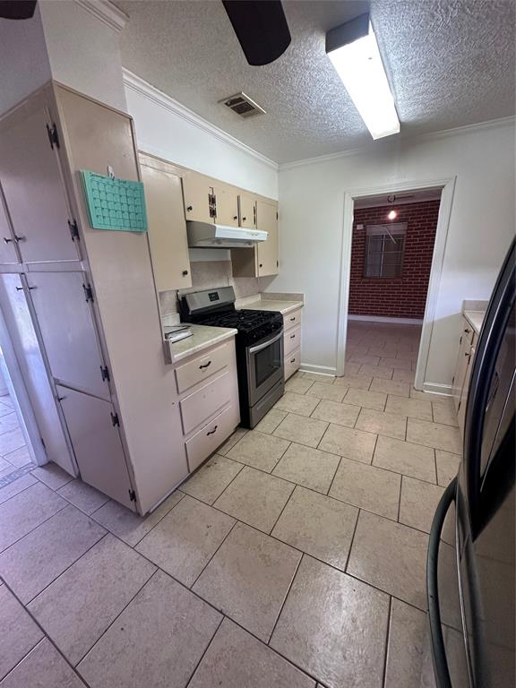2741 Mill Street Property Photo 10
